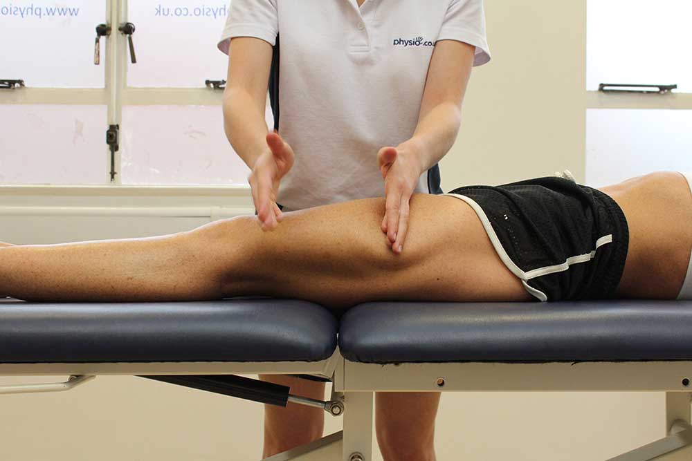 Chopping percussion massage technique applied to rectus femoris and vastus lateralis muscles