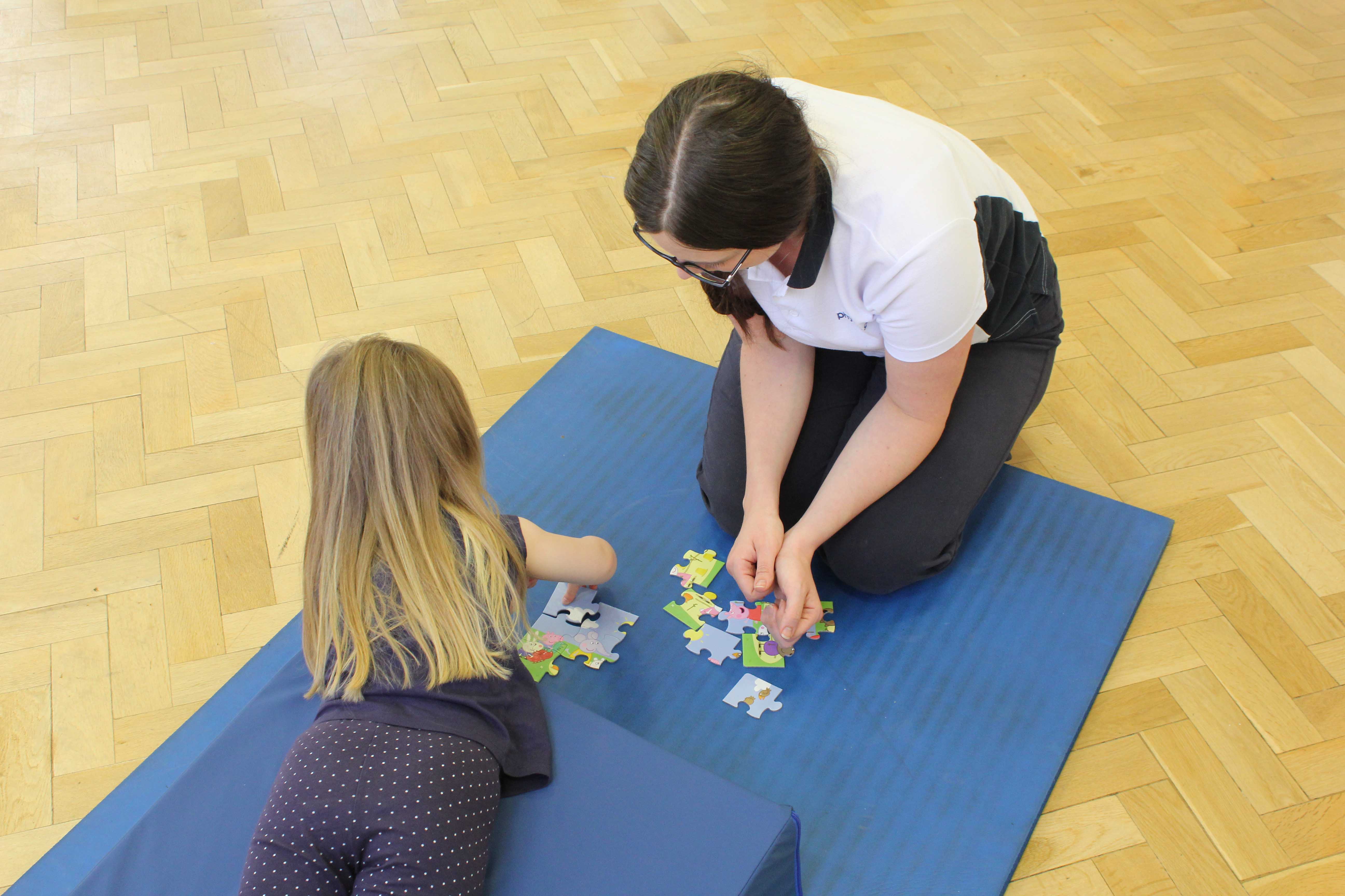 Stretch and mobilisation exercises applied to the lower limbs by an experienced physiotherapist