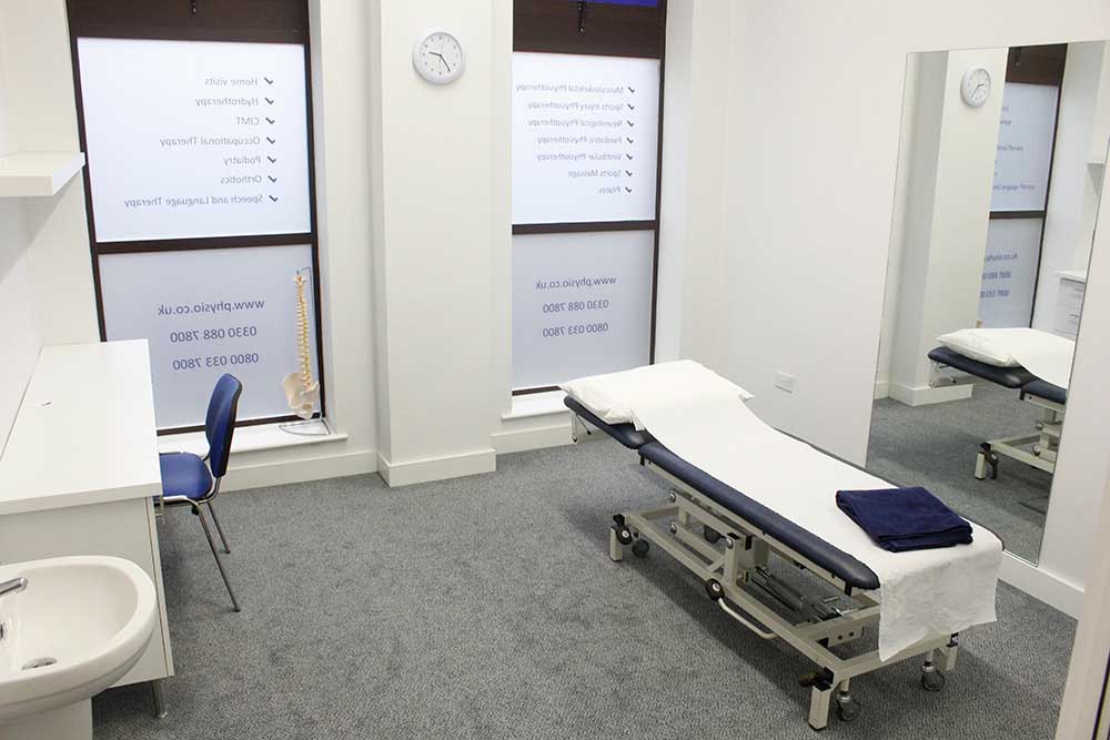 Modern, well equipped treatment facilities in our Minshull Street clinic.