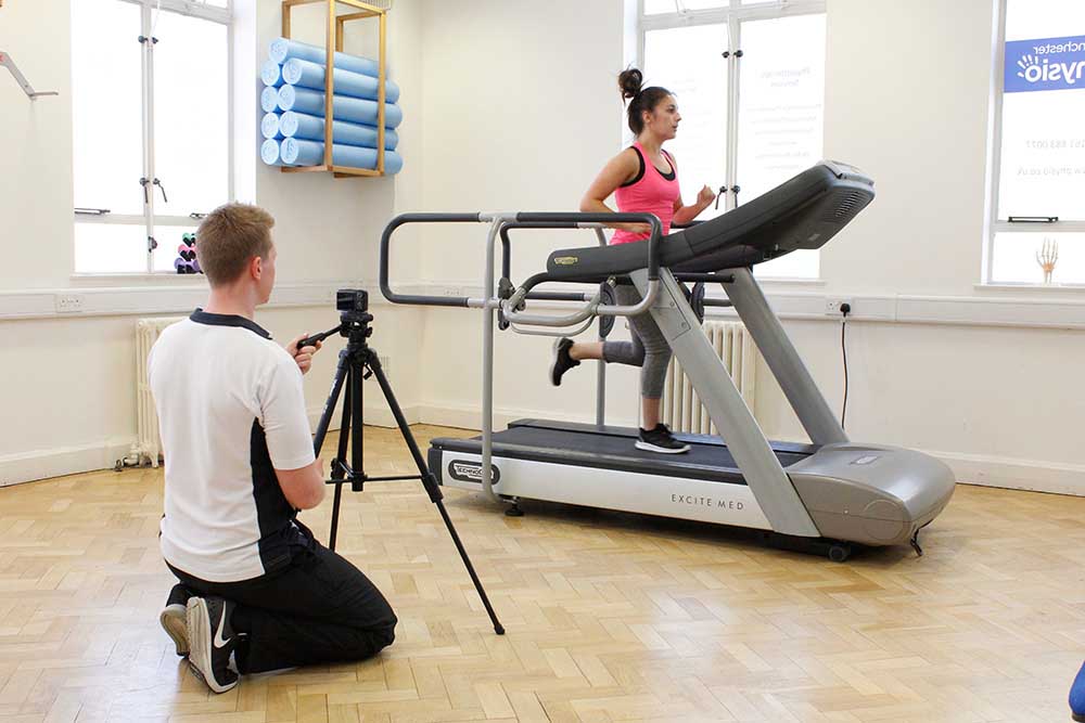 Biomechanical assessment of a runners gait by a specialist physiotherapist