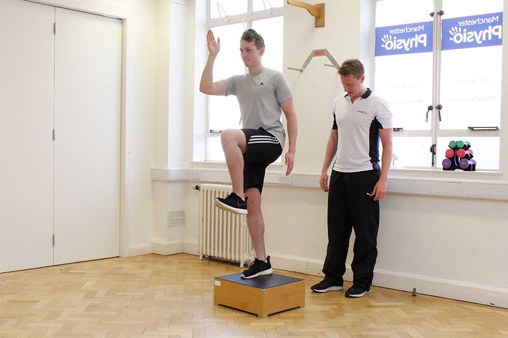 Running injury rehabilitation assessment and exercises 